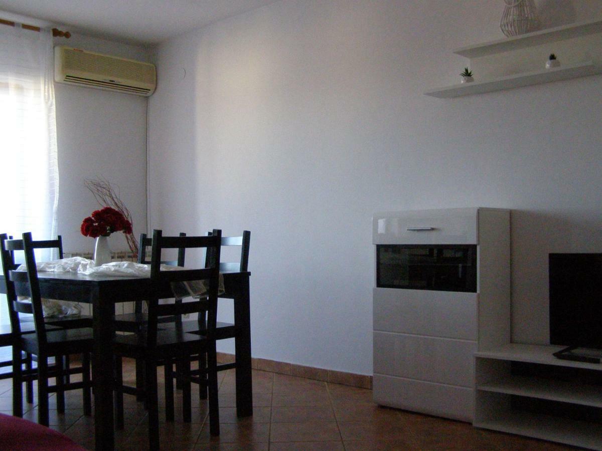 Charming Apartments In Pula Exterior photo